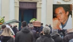 SALASSA - Tanta commozione e una «vicinanza delicata» per l'ultimo saluto al dottor Vincenzo Gerace