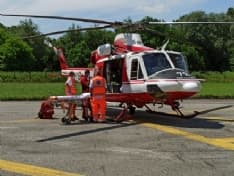 BORGOFRANCO - Travolta da un camion mentre prende il sole in spiaggia: Gabriella Arzenton elitrasportata all'ospedale di Ivrea