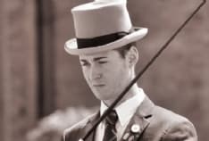 PAVONE CANAVESE - Lacrime e dolore per Matteo: aveva solo 26 anni. E' morto mentre andava al lavoro