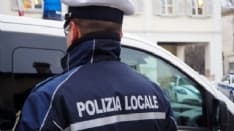 CHIVASSO - Alcol a minorenni, blitz della Polizia locale: multati due locali