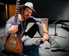 LOCANA - Dalla tribute band dei Depeche Mode all'insegnamento: la storia rock di Gabriele Remogna - FOTO