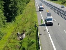 SAN GIUSTO - Incidente sulla Torino-Aosta: auto ribaltata - VIDEO