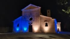 SAN MAURIZIO CANAVESE - La chiesa si illumina di giallo e blu