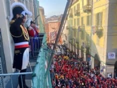 IVREA - Carnevale, bagno di folla per il Generale - FOTO