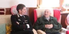 PRASCORSANO - Gli auguri dei carabinieri per l'appuntato Quinto Buffo che ha compiuto 104 anni
