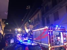 CUORGNE' - Incendio nella notte, paura in una palazzina di via Trieste: salvi tutti i residenti  - FOTO