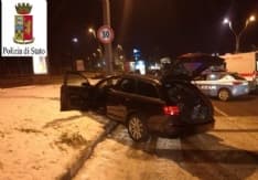 SAN BENIGNO - Rubano un'Audi e speronano l'auto della polizia. Tre agenti feriti. I balordi arrestati dopo un folle inseguimento - VIDEO