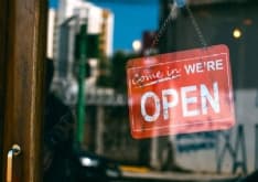 CANAVESE - Riaprono i negozi: saldi estivi posticipati al primo agosto