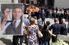 CUORGNE' - Palloncini biancazzurri e una folla commossa per l'ultimo saluto al 19enne Lorenzo Maio - FOTO