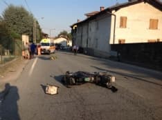 FORNO CANAVESE - Tragedia in frazione Crosi: motociclista cade e muore. Ferito il figlio di 12 anni - FOTO E VIDEO