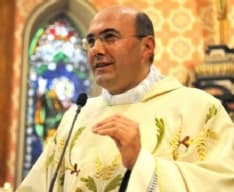 VOLPIANO - Don Claudio lascia la parrocchia dopo 9 anni, al suo posto don Marco Ghiazza