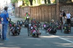 RIVAROLO - Il Giro d'Italia di Handbike ha colorato di rosa il Canavese - VIDEO