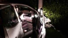 CASTELLAMONTE - Incidente stradale nella notte: auto contro palo