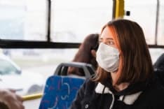 CHIAVERANO - Studenti delle medie sul bus senza mascherine. Il Comune: «Pronti alle multe»