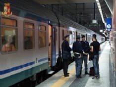 INCIDENTE IN STAZIONE - Ragazzo investito da un treno a Moncalieri: disagi sulle ferrovie