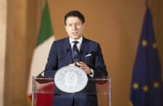 FASE 2 CORONAVIRUS - Domani riapre l'Italia: in nottata scontro con le Regioni e trattative fino all'alba - VIDEO