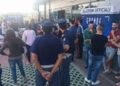 BANCHETTE - Un centinaio in coda per la selezione del Grande Fratello - FOTO