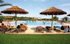 LAVORO - Azienda cerca 100 fotografi per i villaggi turistici