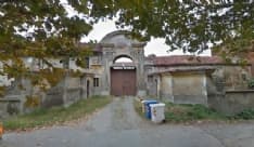 BORGARO - Discarica abusiva nell'area del castello: denunciato il papà dell'ex Miss Italia, Cristina Chiabotto