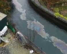 CUORGNE' - Liquido sospetto, allarme nel canale della Manifattura: sopralluogo della Polizia municipale