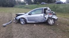 CASTELLAMONTE - Auto nella scarpata a Spineto, due ragazzi di 21 e 15 anni feriti - FOTO