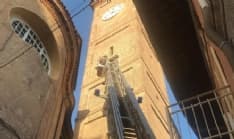 FAVRIA - Cornicione pericolante dalla chiesa: intervento dei vigili del fuoco - FOTO