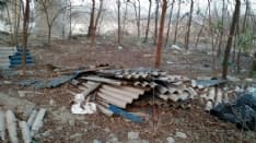 SALASSA - Maiali in azione: cataste di eternit abbandonate sotto il ponte della pedemontana - FOTO