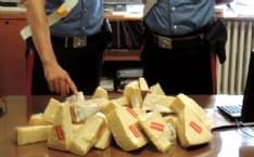 CASTELLAMONTE - Ladri golosi rubano 30 chili di Parmigiano e Grana Padano: presi dai carabinieri
