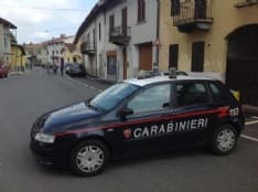 SAN GIORGIO CANAVESE - UOMO ACCOLTELLATO IN STRADA - FOTO