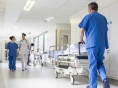 CORONAVIRUS - Gli infermieri lanciano l'allarme: «Siamo carne da macello»