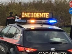 CASTELLAMONTE - Scontro scooter-auto: una persona ferita