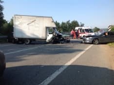 SALASSA - Drammatico incidente sulla pedemontana: cinque feriti e un pullman di bimbi coinvolto - VIDEO E FOTO