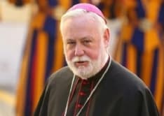 IVREA - Il ministro degli esteri del Vaticano ospite in Canavese