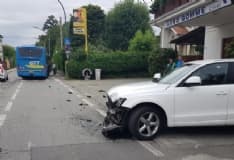 FAVRIA - Incidente stradale in via Caporal Cattaneo: scontro auto-pullman - FOTO