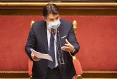 CRISI GOVERNO - Conte ottiene la fiducia con 156 voti: «check al Var» per due voti contesi - VIDEO
