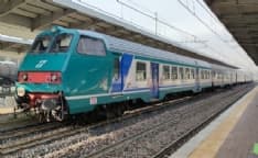 CHIVASSO - Si rompe il passaggio a livello, treni in ritardo fino a 30 minuti
