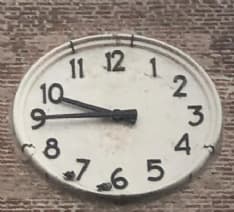 I due colombi sull'orologio del campanile