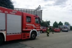 FELETTO - Fiamme sul tetto, intervengono i vigili del fuoco - FOTO