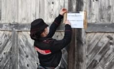 STRAMBINO - Omicidio suicidio in auto, due biglietti per spiegare il tragico gesto: «Non ha sofferto e non soffrirà più»