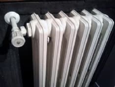 CASTELLAMONTE - Termosifoni tiepidi: disagi in case e scuole