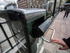 AMBIENTE – Il bidone della spazzatura con voce sexy