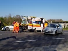 VALPERGA - Un altro incidente sulla 460: due feriti - FOTO e VIDEO