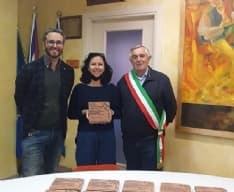 TORRE - Le mattonelle di «Inciampare nella cultura» approdano in paese - FOTO