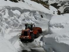 CERESOLE REALE - Finalmente via la neve: venerdì riapre la strada per il Colle del Nivolet - FOTO