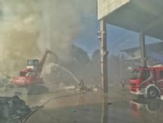 MAPPANO - Incendio in una ditta che si occupa di servizi ambientali e stoccaggio rifiuti - FOTO