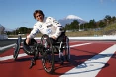 SPORT - L'Italia intera fa il tifo per Alex Zanardi. Le sue condizioni sono gravissime