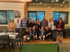 FAVRIA - 37 anni dopo gli alunni della quinta riabbracciano la maestra Grazia