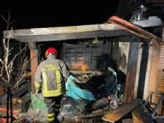 BARBANIA - Va a fuoco un laboratorio di falegnameria: provvidenziale intervento delle squadre dei vigili del fuoco - FOTO