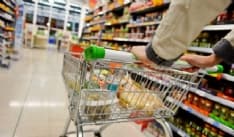 COVID - In Piemonte chiudono i centri commerciali il sabato e la domenica. Nelle scuole superiori più lezioni via internet