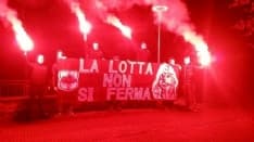 IVREA - La Digos nella sede del Rebel Firm: sotto sequestro bandiere, libri e un busto di Benito Mussolini